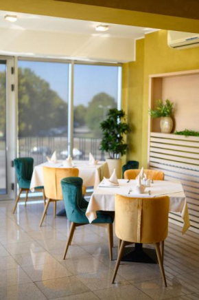 Отель Euro Garni Hotel  Белград